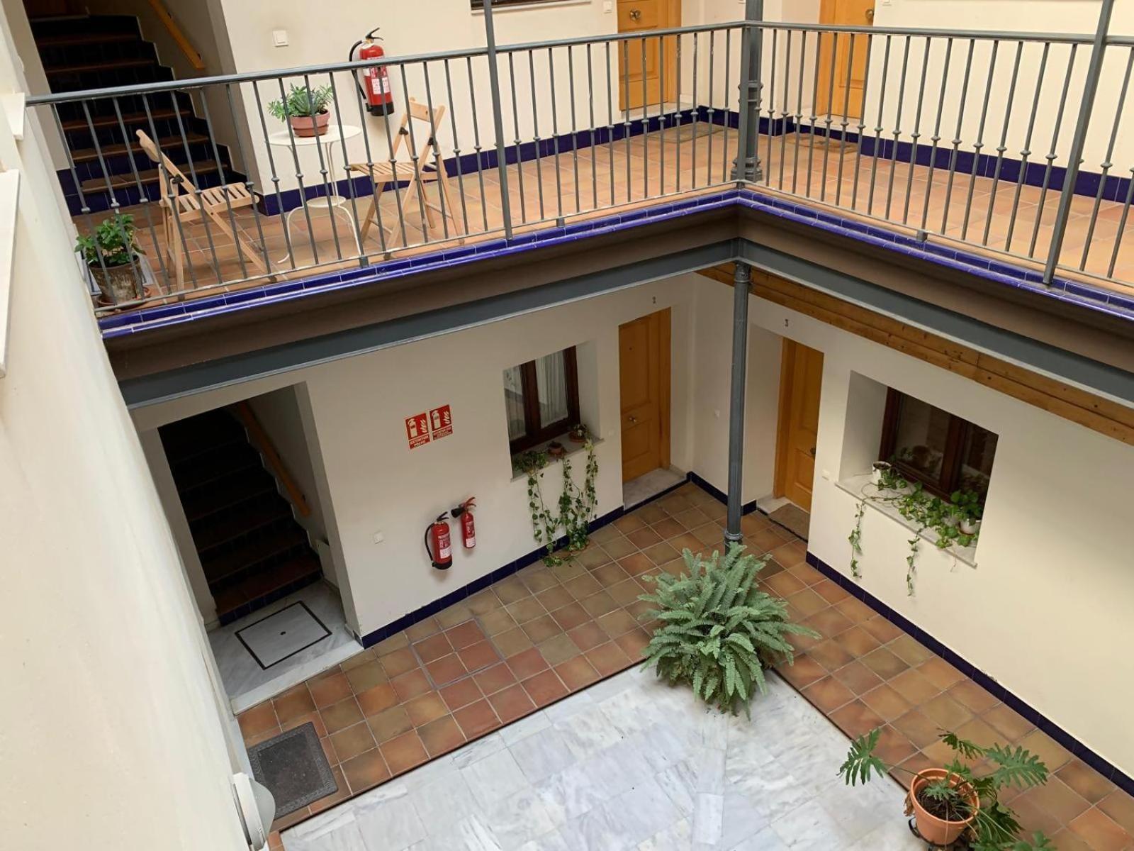 Apartamento Plaza Del Salvador Cuesta Del Rosario Севилья Экстерьер фото